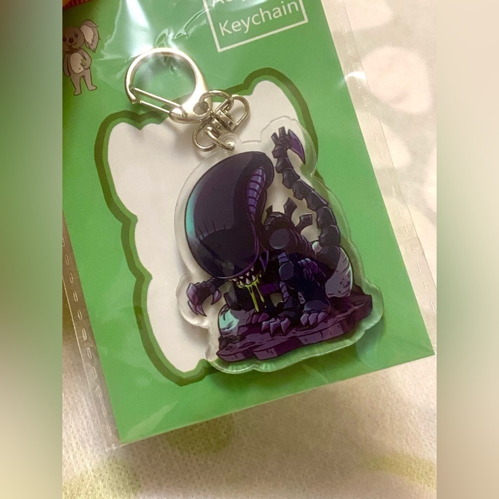 Alien Xenomorph Creature Keychain - Picture 3 of 4